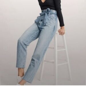 Abercrombie & Fitch High Rise Paperbag Mom Jean with Removable Tie Waistband- 31